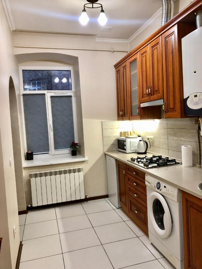 Old City Apartment With Parking Lviv Exterior photo