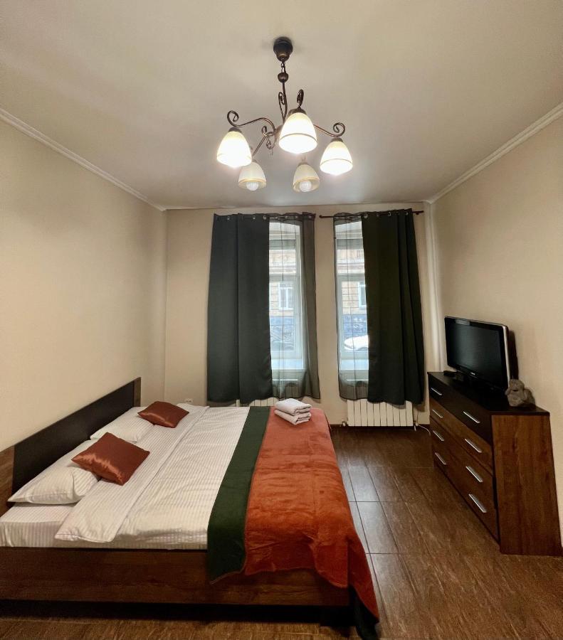 Old City Apartment With Parking Lviv Exterior photo